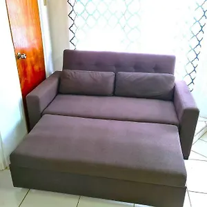 Two Bedroom. Walk To Beach. Free Wi-fi & Free Parking Portmore